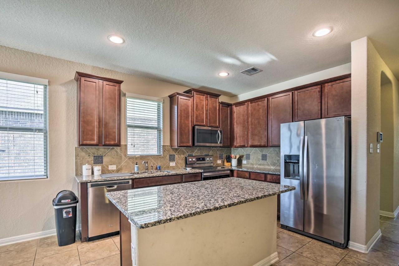 San Antonio Home With Yard About 8 Mi To Lackland! Εξωτερικό φωτογραφία