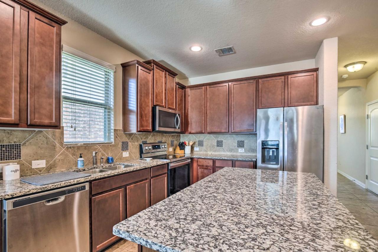 San Antonio Home With Yard About 8 Mi To Lackland! Εξωτερικό φωτογραφία