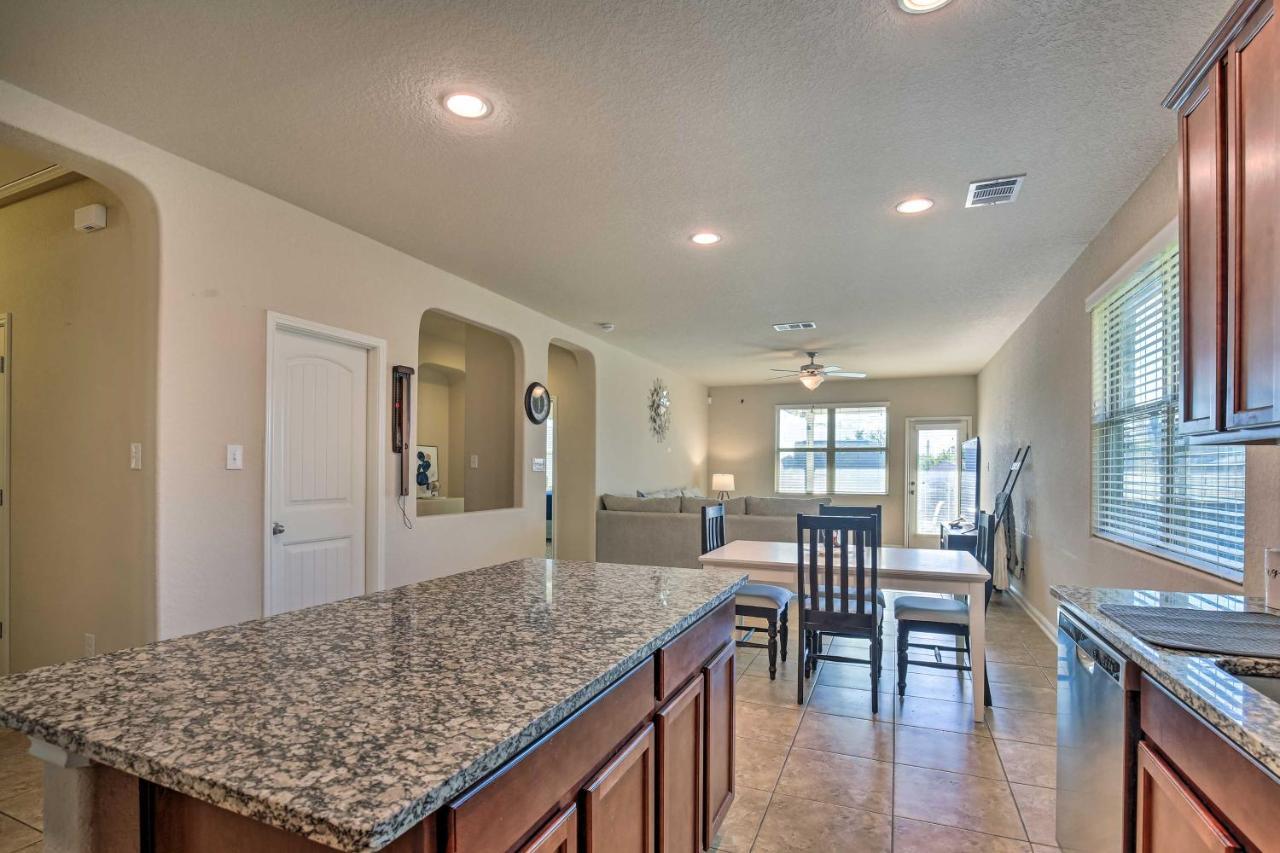 San Antonio Home With Yard About 8 Mi To Lackland! Εξωτερικό φωτογραφία