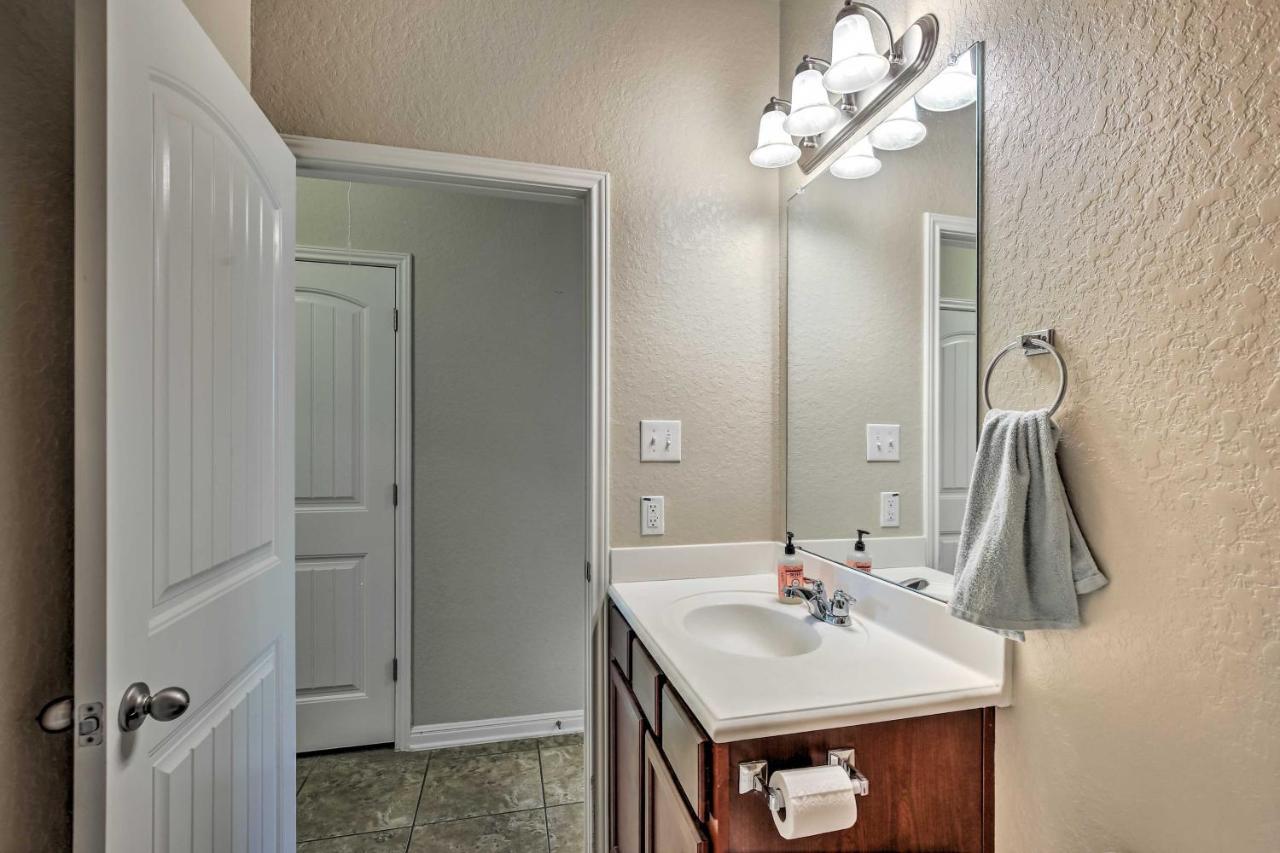 San Antonio Home With Yard About 8 Mi To Lackland! Εξωτερικό φωτογραφία
