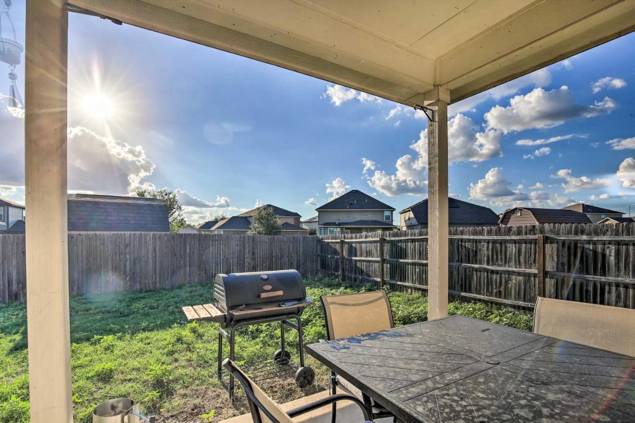 San Antonio Home With Yard About 8 Mi To Lackland! Εξωτερικό φωτογραφία